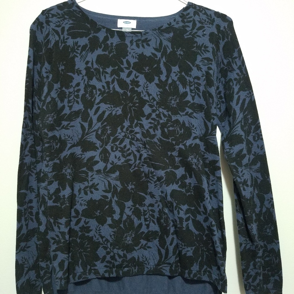 NWOT Old Navy Blue and Black Floral Sweater